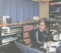 Aoyama an seinem Arbeitsplatz
